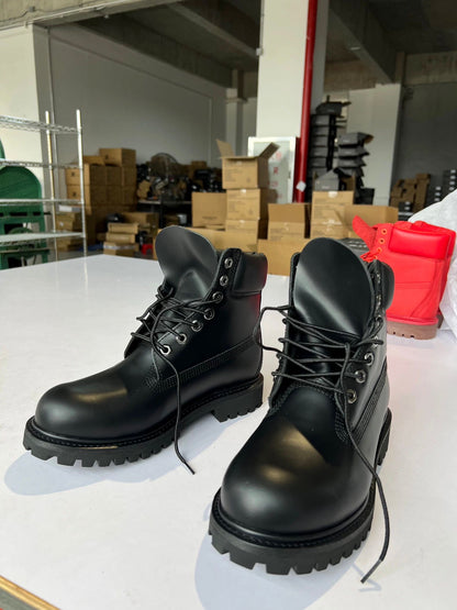 Crimson Worker - Black