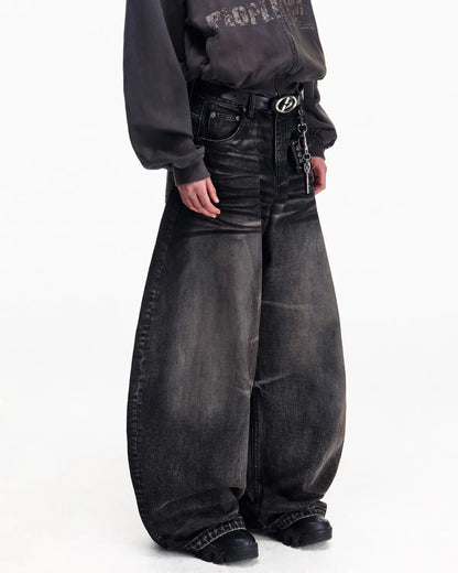 Washed Curved Jeans-BLACK