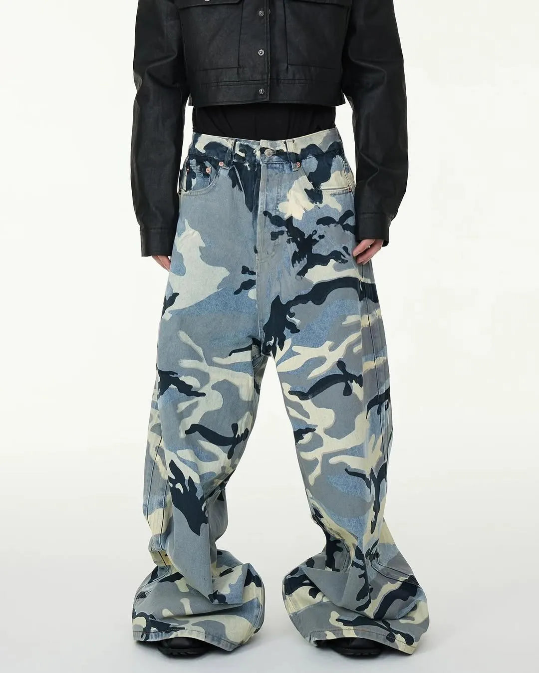 BAGGY CAMO DENIM