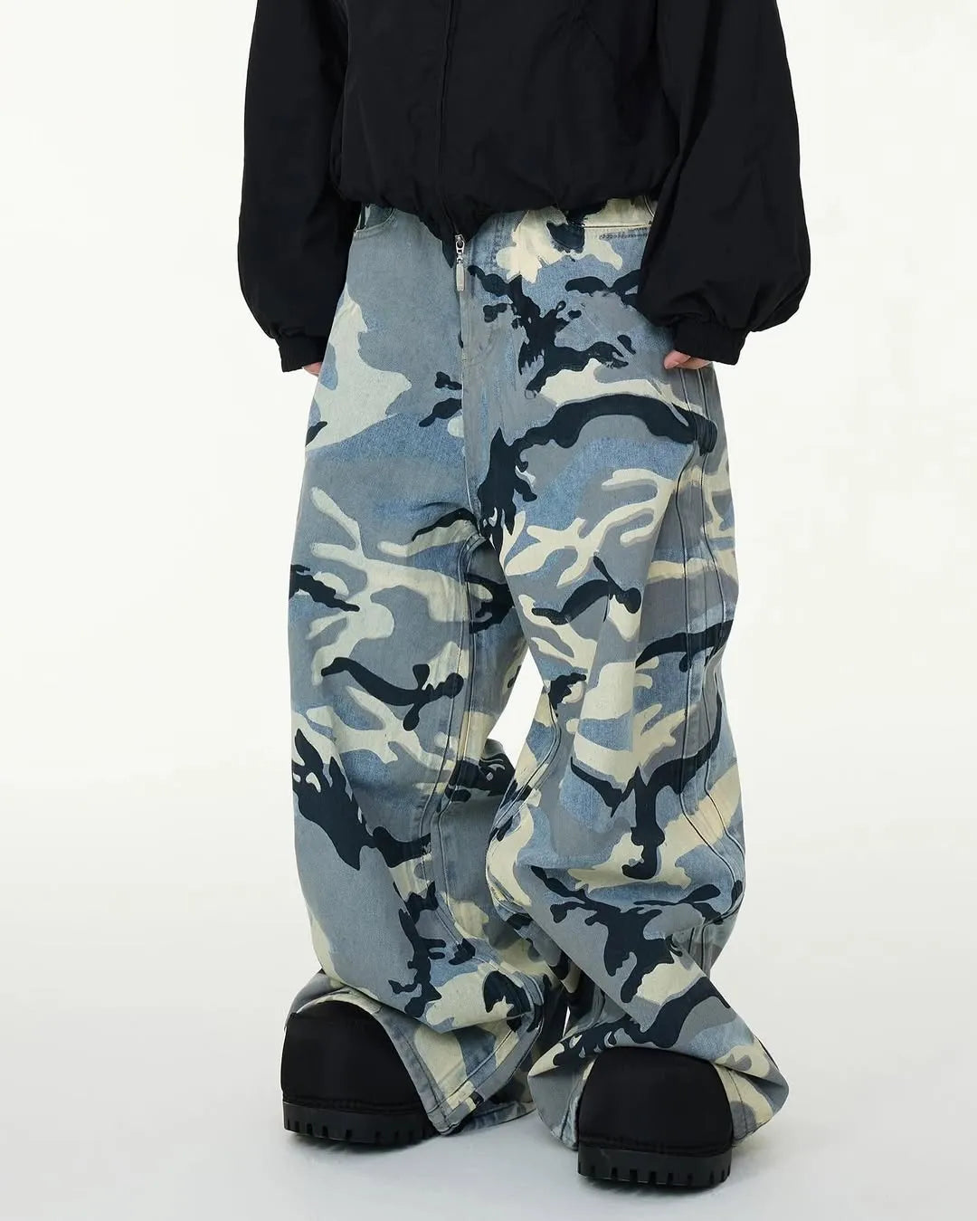 BAGGY CAMO DENIM