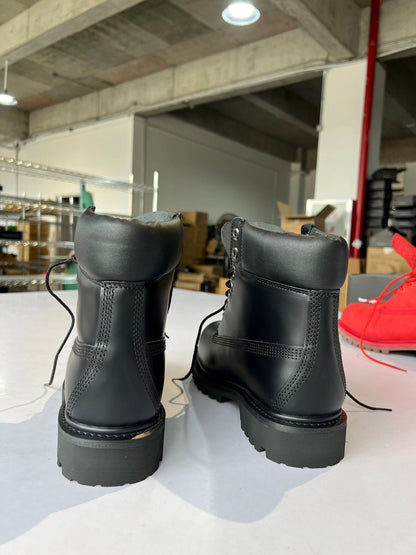 Crimson Worker - Black