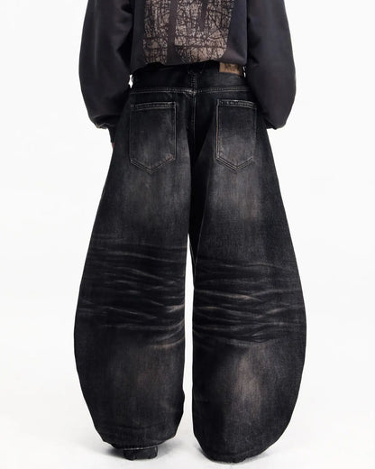 Washed Curved Jeans-BLACK