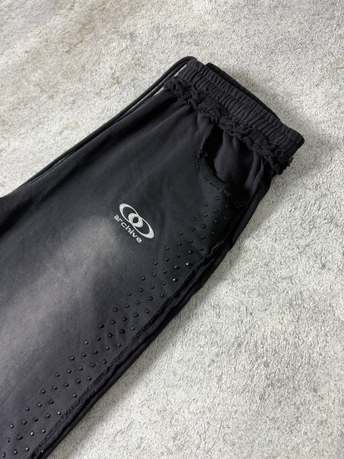 ONYX RHINESTONE SWEATPANTS - BLACK