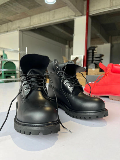 Crimson Worker - Black