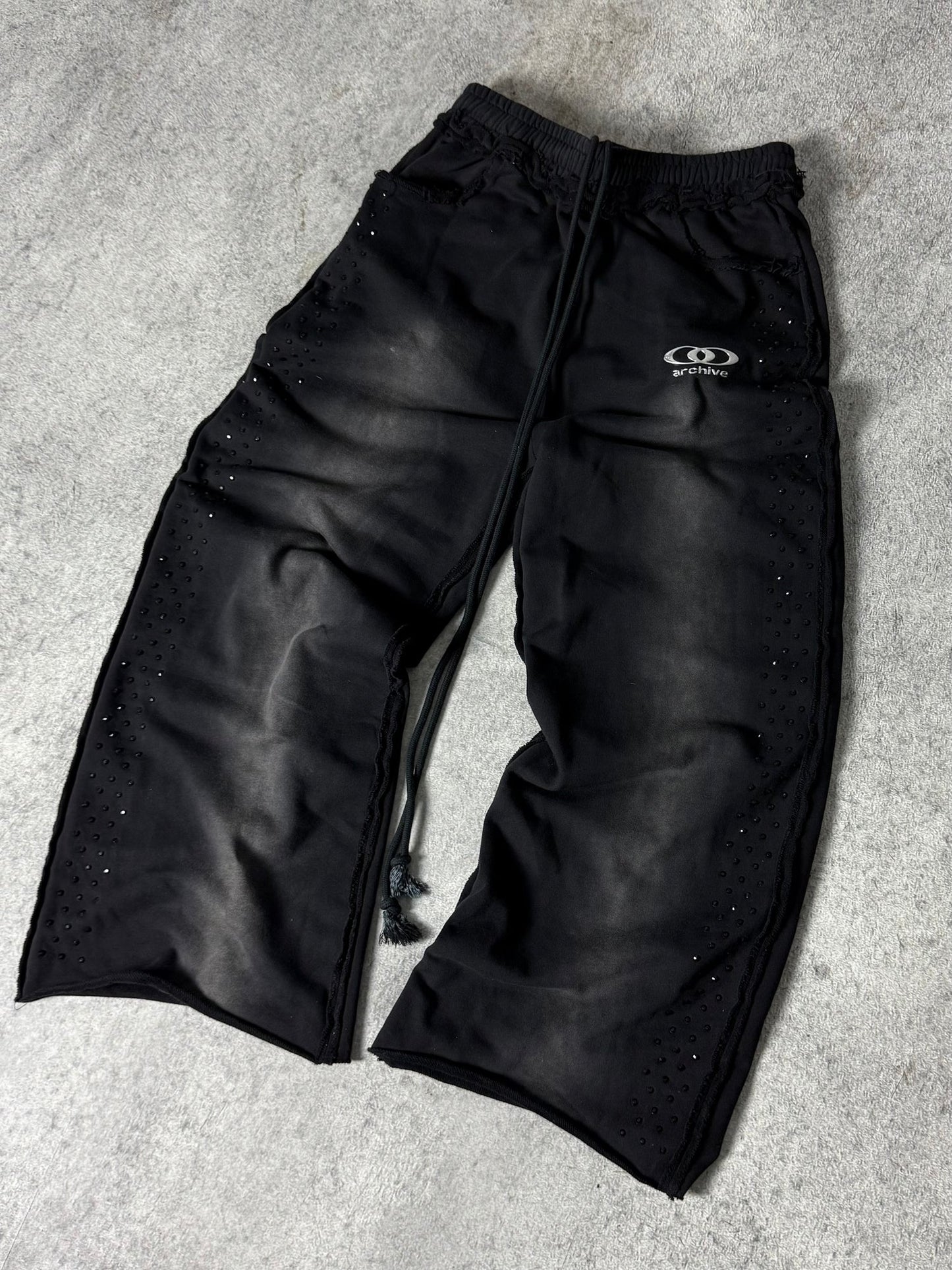 ONYX RHINESTONE SWEATPANTS - BLACK