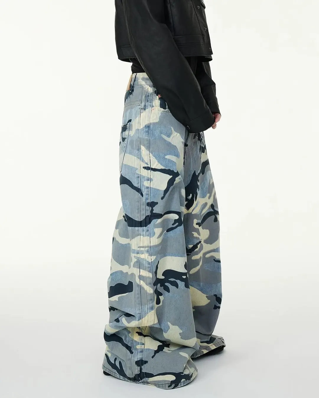 BAGGY CAMO DENIM